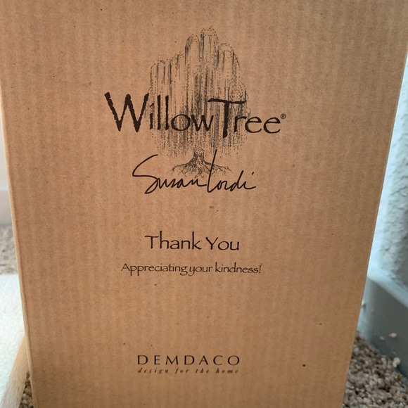 Willow Tree "Thank You" Figurine - Picture 3 of 4
